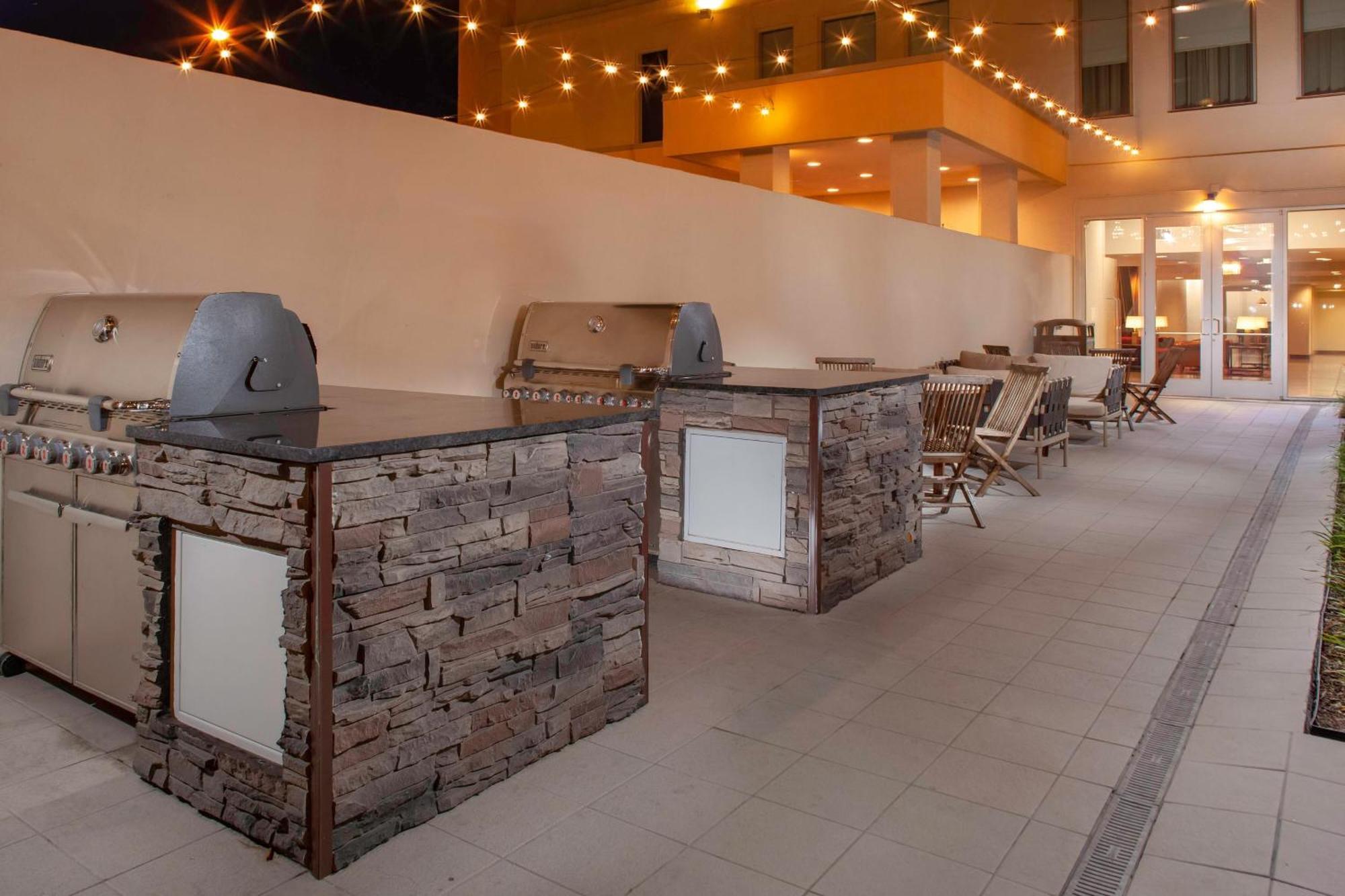 Fairfield Inn & Suites By Marriott Dallas Downtown Bagian luar foto